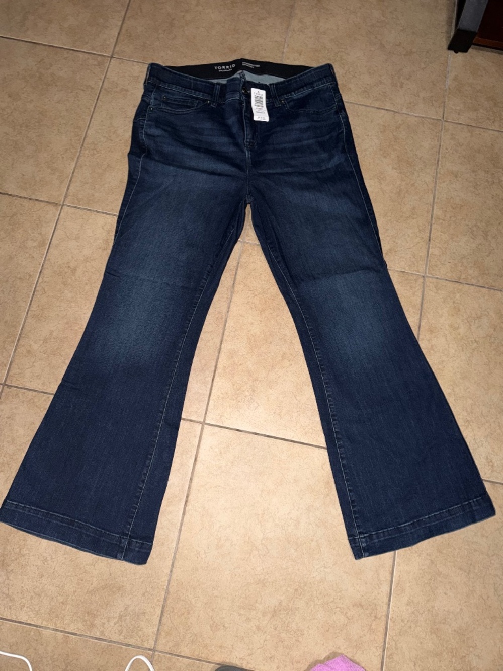 Torrid Bombshell Flare Super Soft High Rise Jeans Size 18 Regular NWT